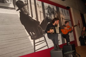 Julian Bruno und Ignacio Santos spielen auch während der Kino-Milonga